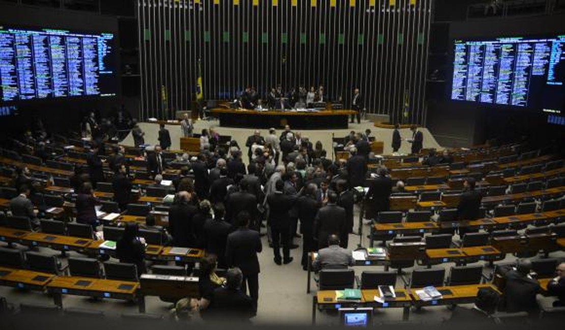 Aumento no salário de deputados e senadores pode prejudicar municípios