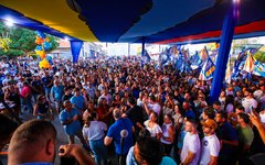 Dário Roberto mobiliza multidão em Feira Grande em grande caminhada de apoio a Lucas Barbosa e Alvinho Lira