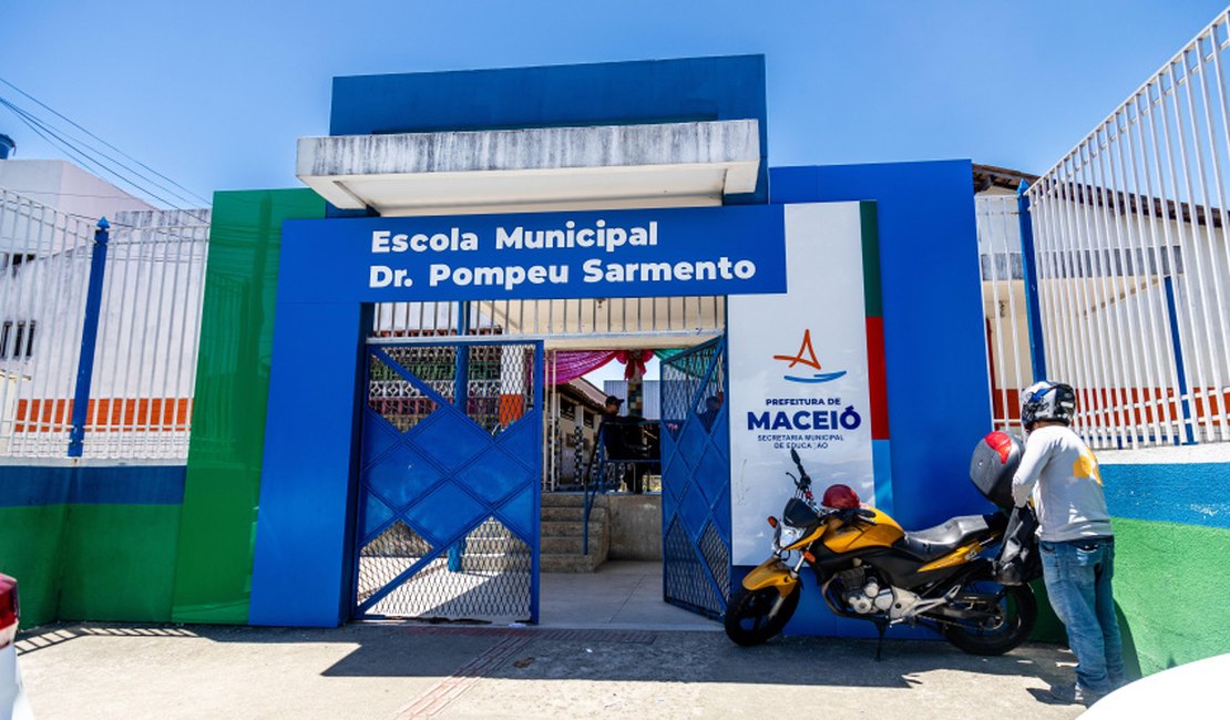Famílias abrigadas em escola municipal serão transferidas para Casa de Passagem Familiar
