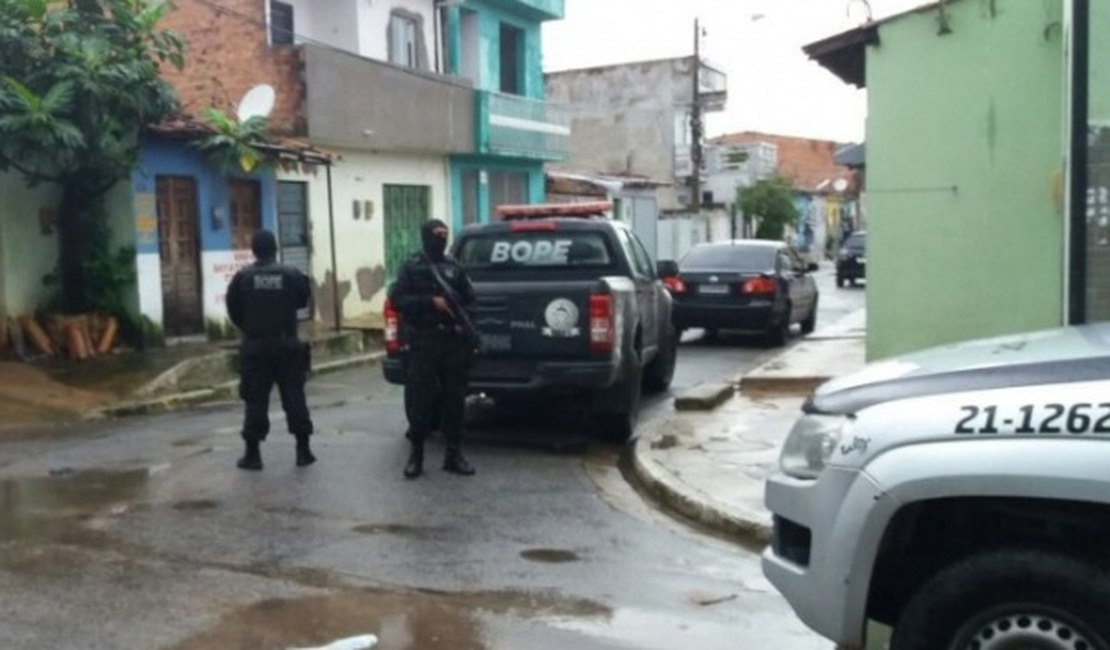 Operação integrada cumpre 16 mandados e prende 9 suspeitos de tráfico de drogas
