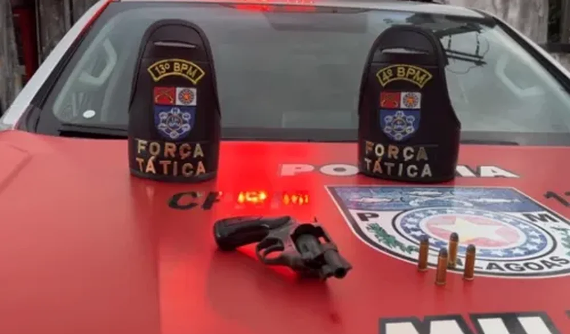 Suspeito de ameaçar moradores foge da PM e abandona revólver durante operação em Maceió