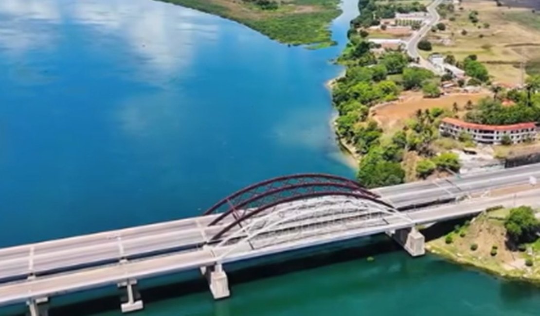 Embarcação vira e mulher desaparece nas águas do Rio São Francisco, em AL