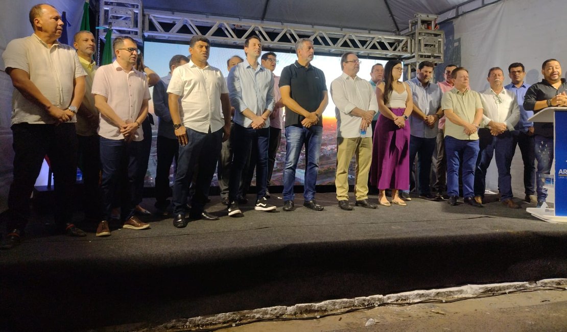 Luciano Barbosa entrega segunda ﻿etapa da Ciclovia do Trabalhador, em Arapiraca; Assista