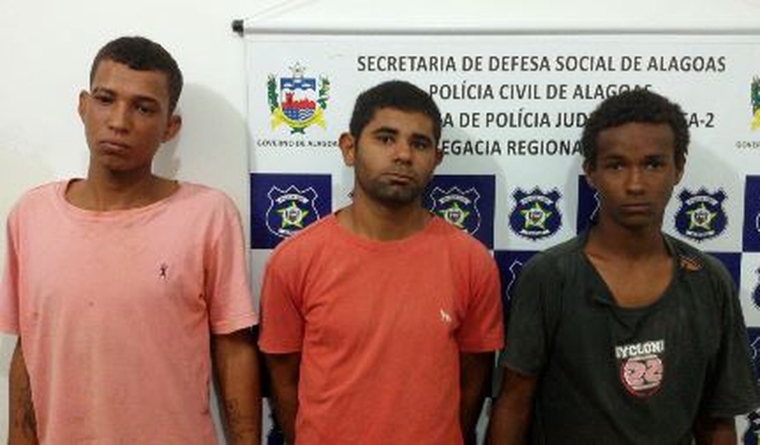 Trio é detido com cinquentinha roubada e drogas em Arapiraca