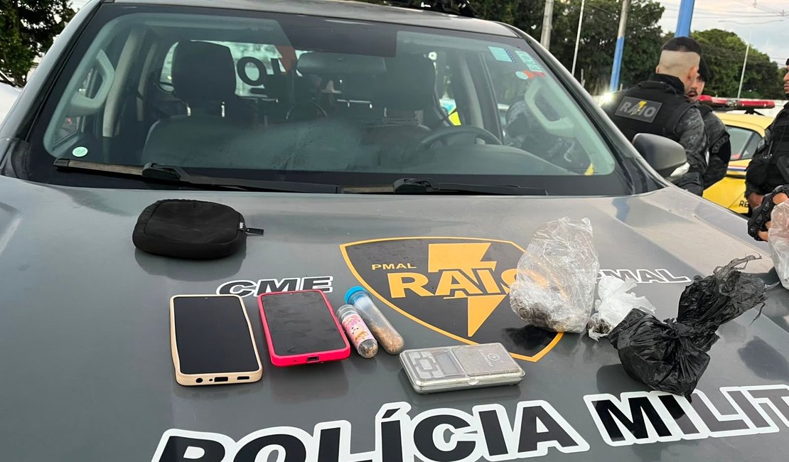 Companhia de Raio prende três suspeitos de tráfico de drogas no Centro de Maceió
