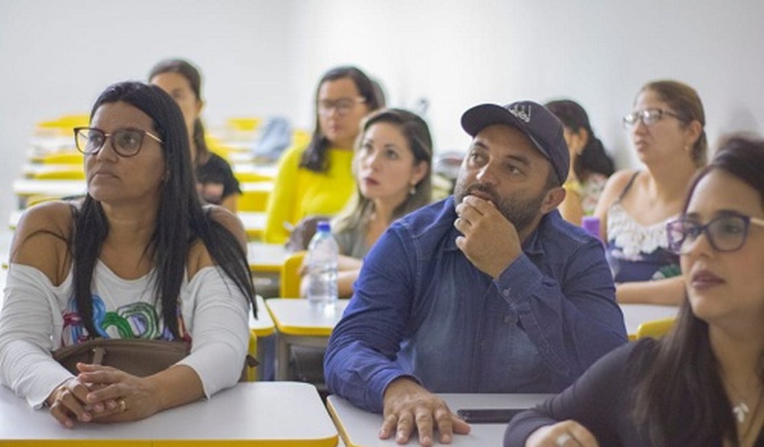 Profissionais de saúde de Girau participam de encontro sobre PNAB e campanha de vacinação