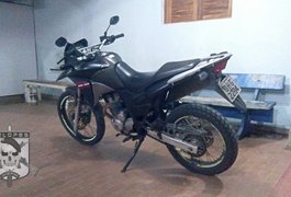 PM registra um roubo de veículo e uma recuperação de moto roubada em Arapiraca