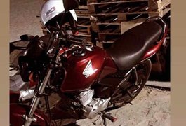 Vídeo. Em 15 segundos, dupla criminosa furta motocicleta em Arapiraca