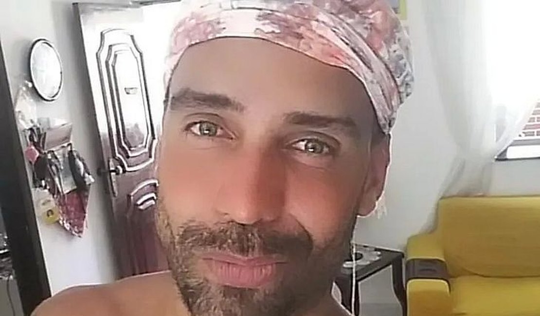 Modelo morre após cair de terceiro andar de boate