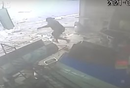 Vídeo. Mulher sobrevive a explosão de gás em Belém e sai andando