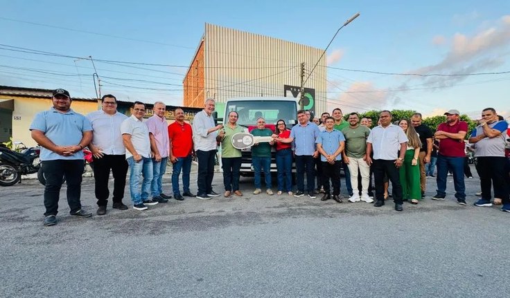 Prefeitura de Junqueiro recebe novos veículos para reforçar infraestrutura e recursos hídricos