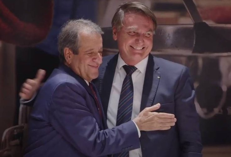 Presidente do PL, Costa Neto vai a Bolsonaro pedir que presidente fale com apoiadores