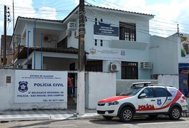 Após troca de tiros, polícia prende homem e apreende crack em Roteiro
