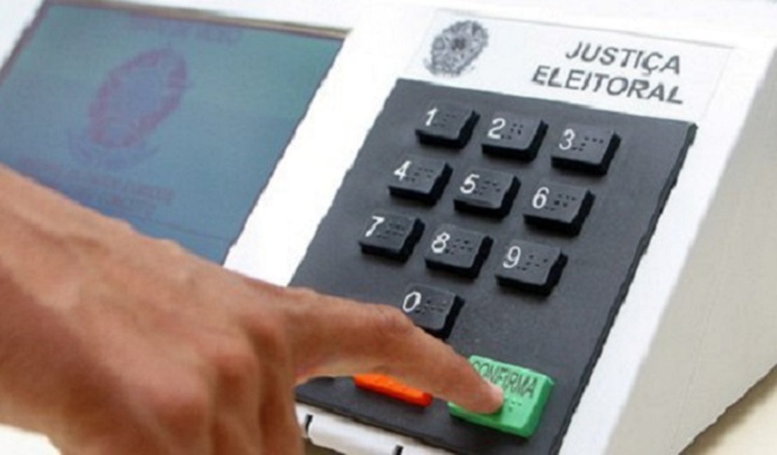 Homem é preso ao tentar filmar votação em urna eletrônica em Arapiraca