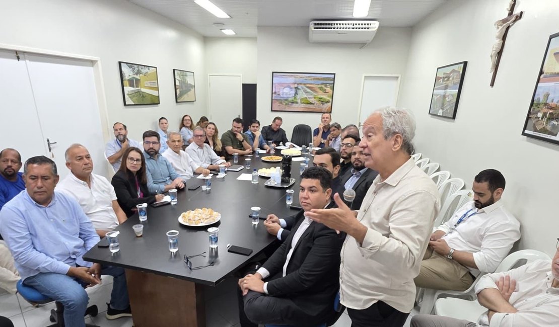 Prefeitura, Sebrae, CDL, Sindilojas e universidades debatem as potencialidades econômicas e investimentos em Arapiraca