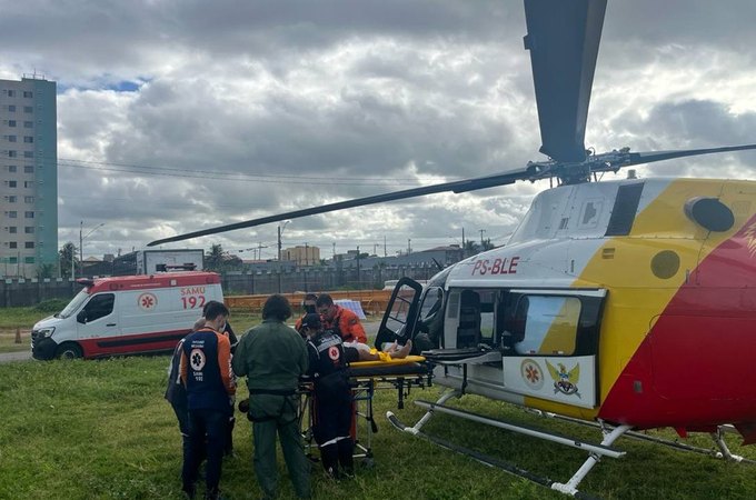 Mulher morre após passar mal e cair de jet ski na Praia do Gunga