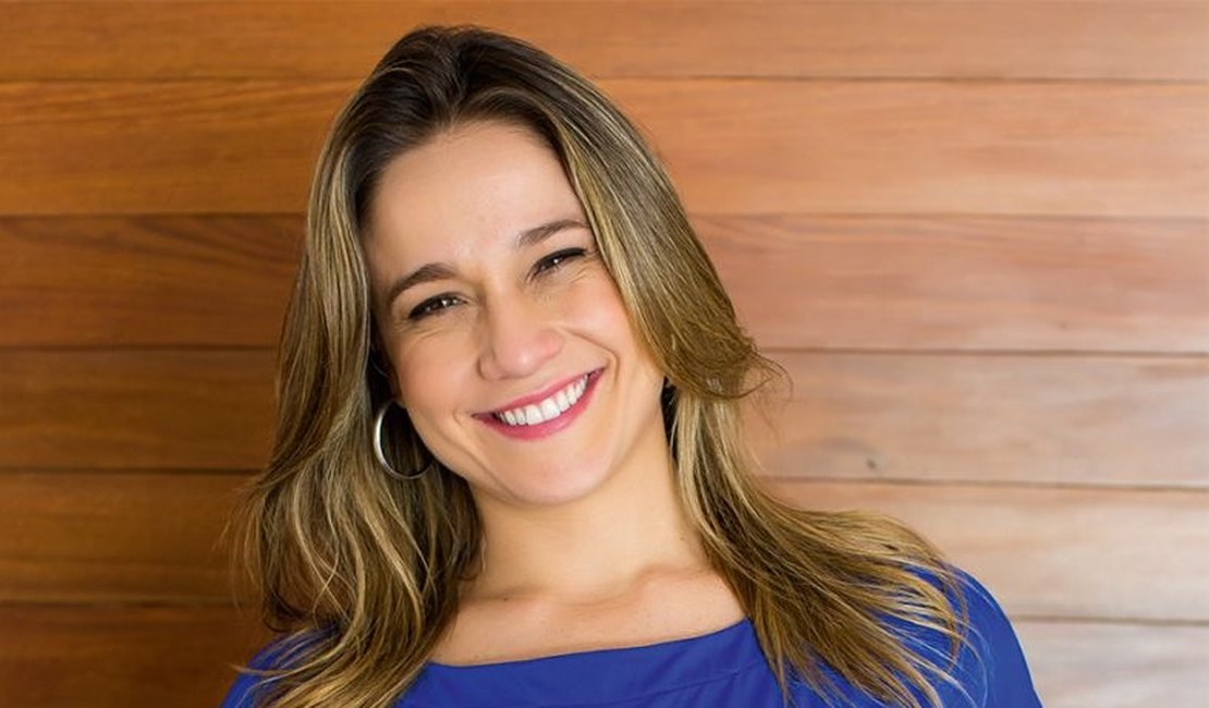 Fernanda Gentil é alvo de homofóbicos após namoro com mulher