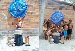 VÍDEO. Menino de 2 anos comemora aniversário com bolo e docinhos de areia e comove internautas