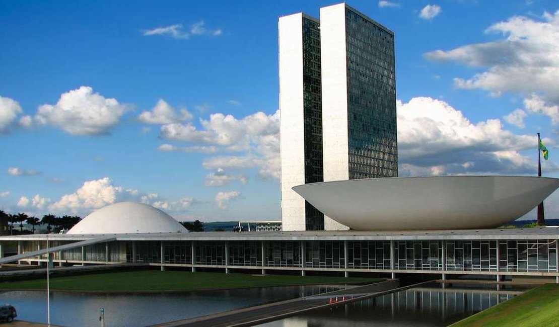 Anamatra lamenta aprovação de projeto de lei que libera terceirização em todas as atividades