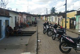 Rocam recupera motos roubadas em residência no bairro Manoel Teles