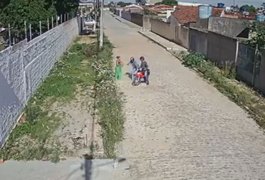 Vídeo flagra assalto em plena luz do dia em Arapiraca