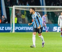 Reinaldo faz dois, e Grêmio vira sobre o Fluminense em ida da Libertadores