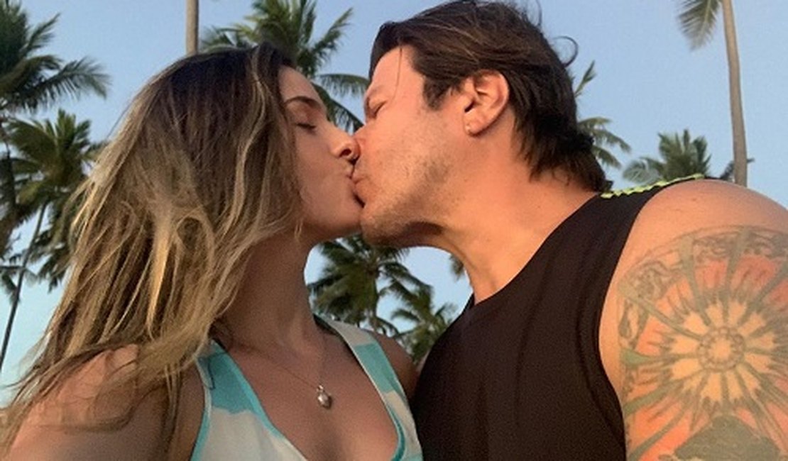 Paulo Ricardo se declara à mulher no Dia da Mulher: 'A mais Bella do mundo'