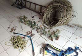Homens com roupas de prestadora de serviço são presos suspeitos de furto de cabos de alta tensão em Arapiraca
