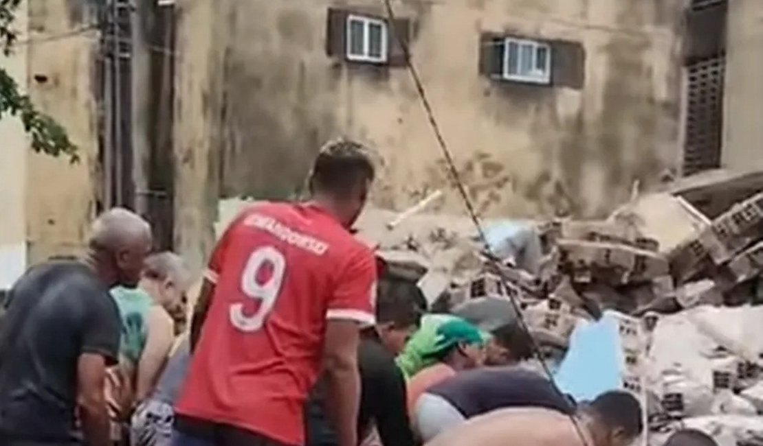 Prédio desaba e deixa ao menos 11 feridos, em Recife; veja momento do desabamento
