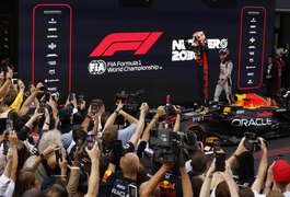 Verstappen vence GP da Espanha de Fórmula 1, com duas Mercedes no pódio