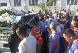 Multidão se despede de monsenhor Raimundo Gomes em Arapiraca