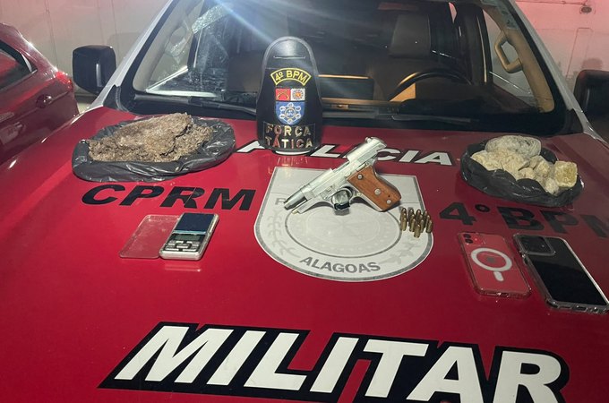 Militares prendem suspeito, apreendem arma e mais de 4 kg de drogas, em Maceió