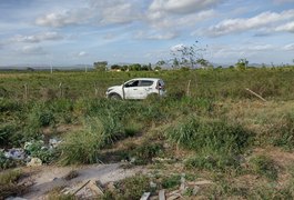 Capotamento e saída de pista são registrados em trecho da AL-220, em Arapiraca