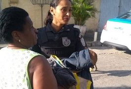 Bebê recém-nascido é encontrado embaixo de carro