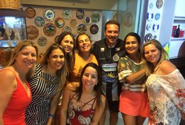 Vanderlei Luxemburgo aparece em vídeo vestindo a camisa do ASA