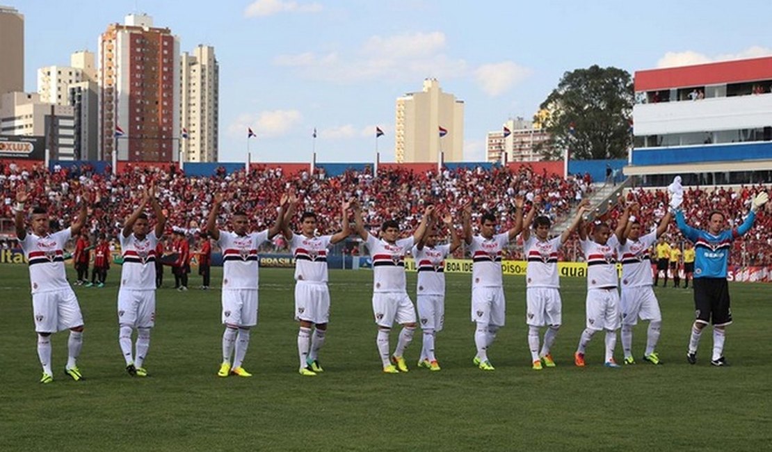 São Paulo acaba derrotado pelo Atlético-PR