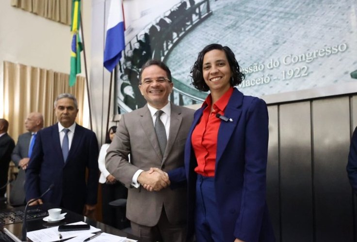 Jornalismo alagoano ganha voz na Assembleia com posse de Élida Miranda como deputada estadual
