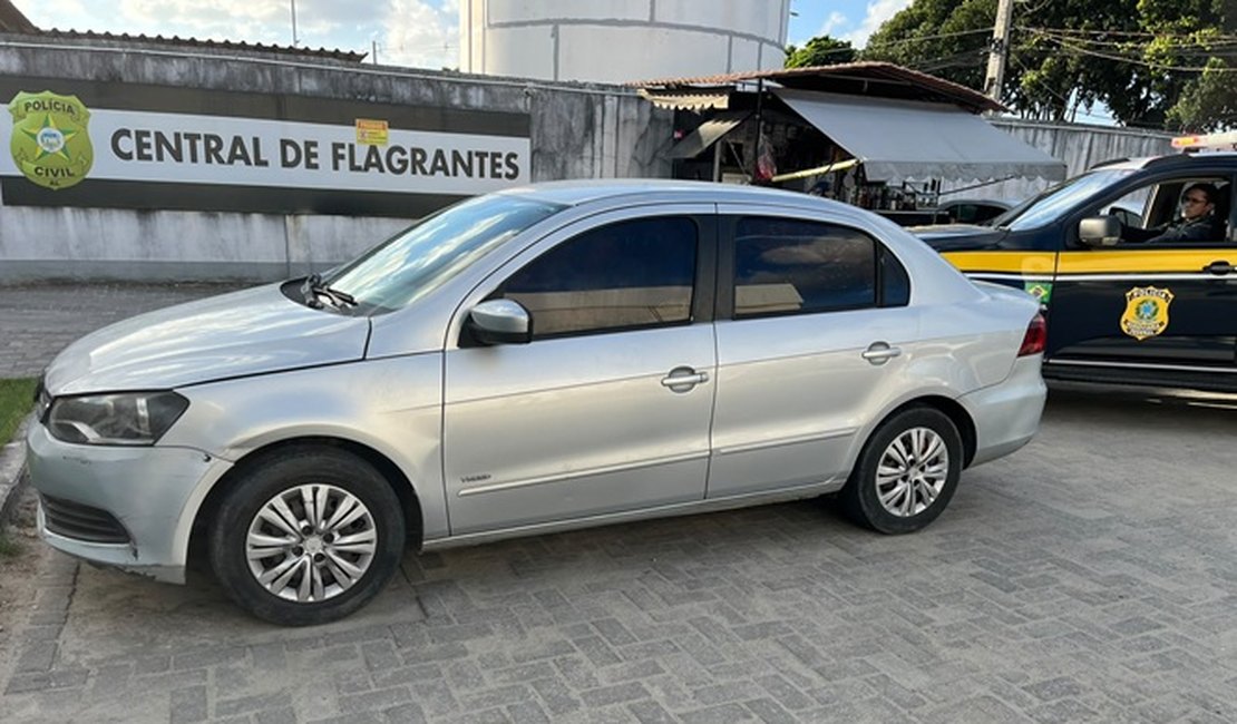 PRF prende condutor com carro clonado e adulterado no Tabuleiro do Martins