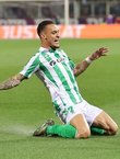 Antony assina com Bétis após acordo do clube espanhol com United