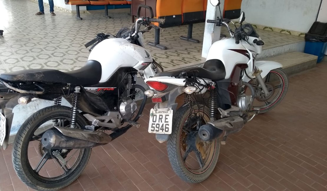 Dupla é presa suspeita de fazer arrastão com motocicleta roubada na zona rural do Agreste