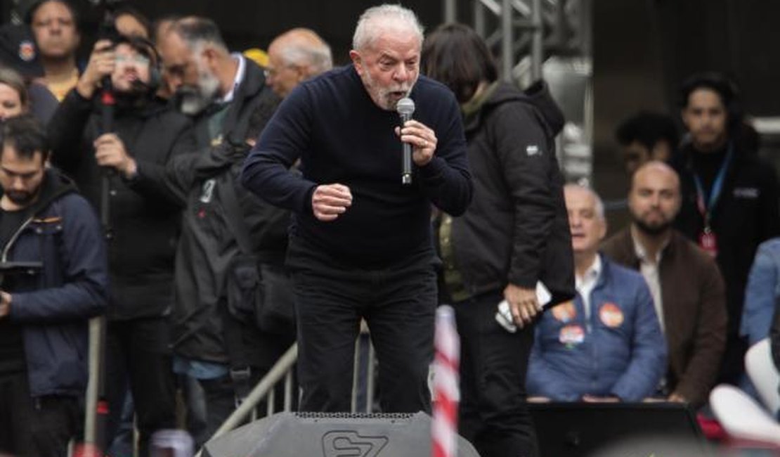 Lula comete gafe e é criticado por opositores: “Quer bater em mulher? Vá bater em outro lugar”