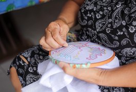 Mulheres ocupam cada vez mais espaço no artesanato alagoano