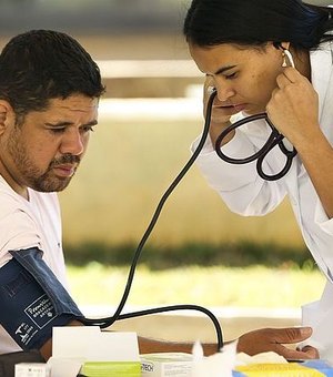Governo de AL lança edital com 1.200 vagas para área da Saúde