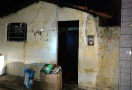 Incêndio destrói casa em Palmeira dos Índios, AL