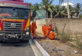 Fumaça toma conta de bairro de Arapiraca após incêndio terreno de ecoponto