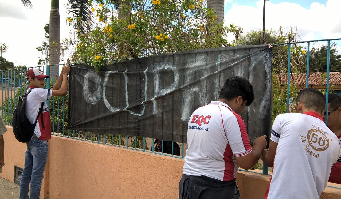 Escola Estadual Quintela Cavalcante é ocupada por estudantes, em Arapiraca