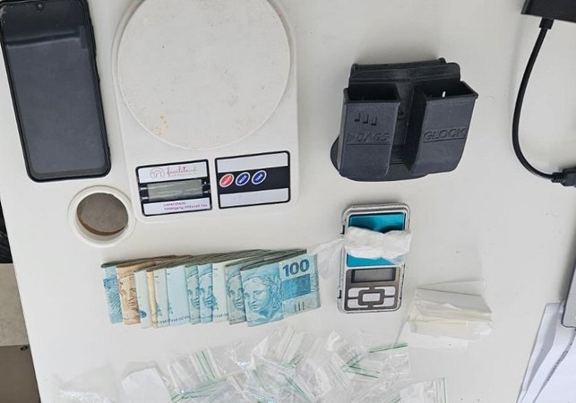 Polícia Militar deflagra Operação Bastida e apreende droga e R$ 11 mil em Penedo