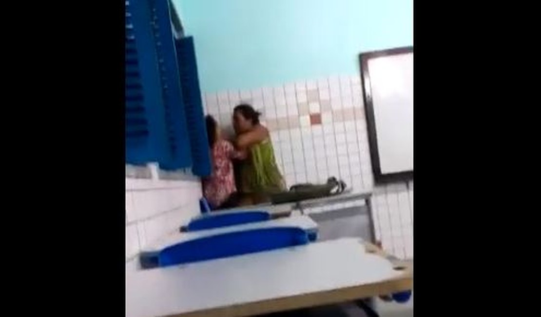 Mulheres brigam dentro de escola estadual em Passo de Camaragibe