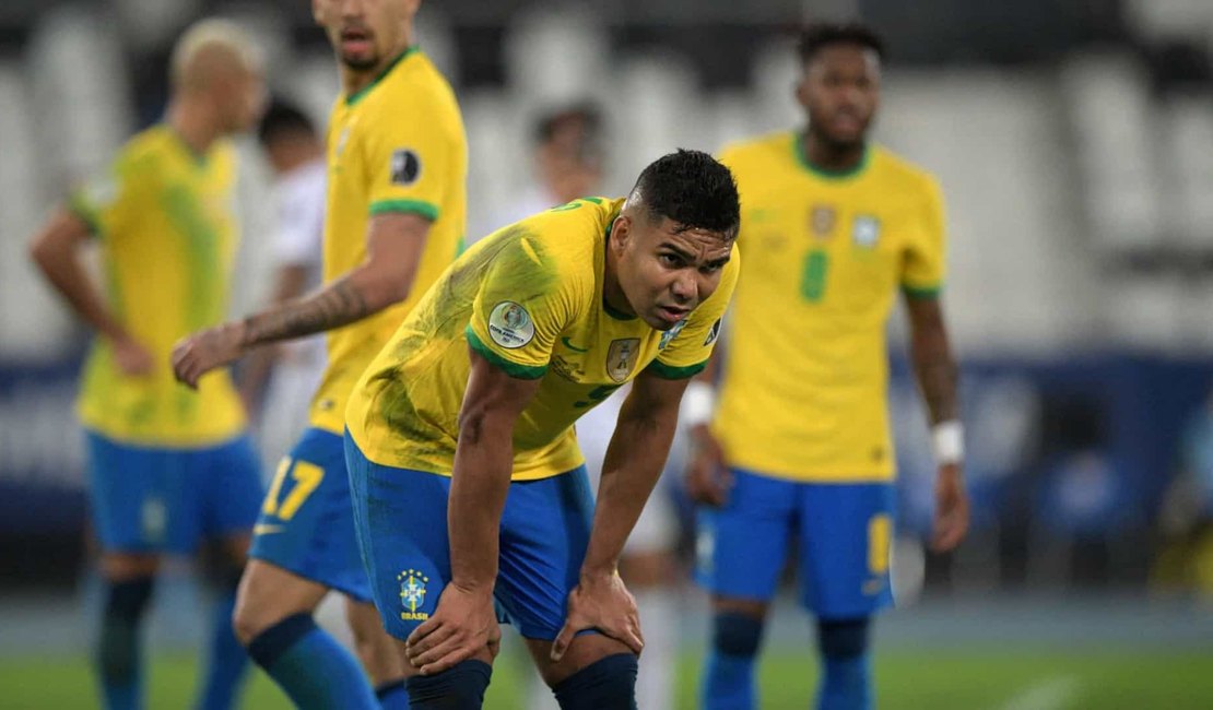 Casemiro não se apresenta e vira dúvida para rodada tripla da seleção brasileira