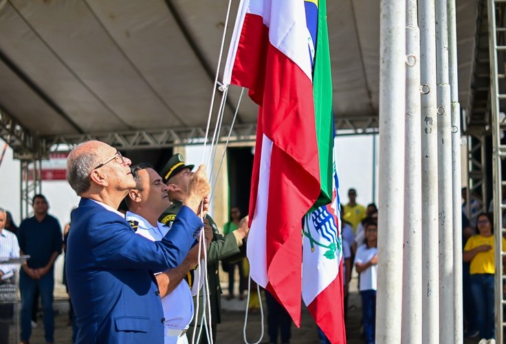 Prefeito Ronaldo Lopes reforça compromisso com democracia e independência do Brasil no encerramento da Semana da Pátria